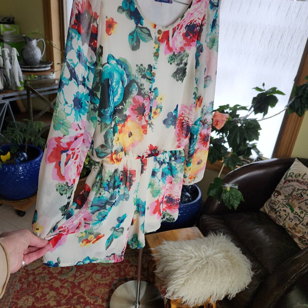 25207  Vintage Truly Me Sara Sara Floral Romper, sheer long sleeves 14